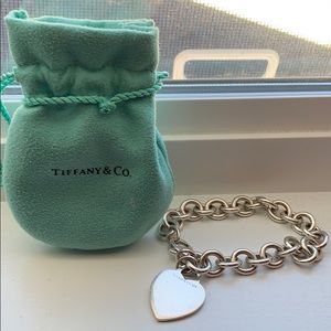 Vintage Tiffany & co heart chain bracelet!